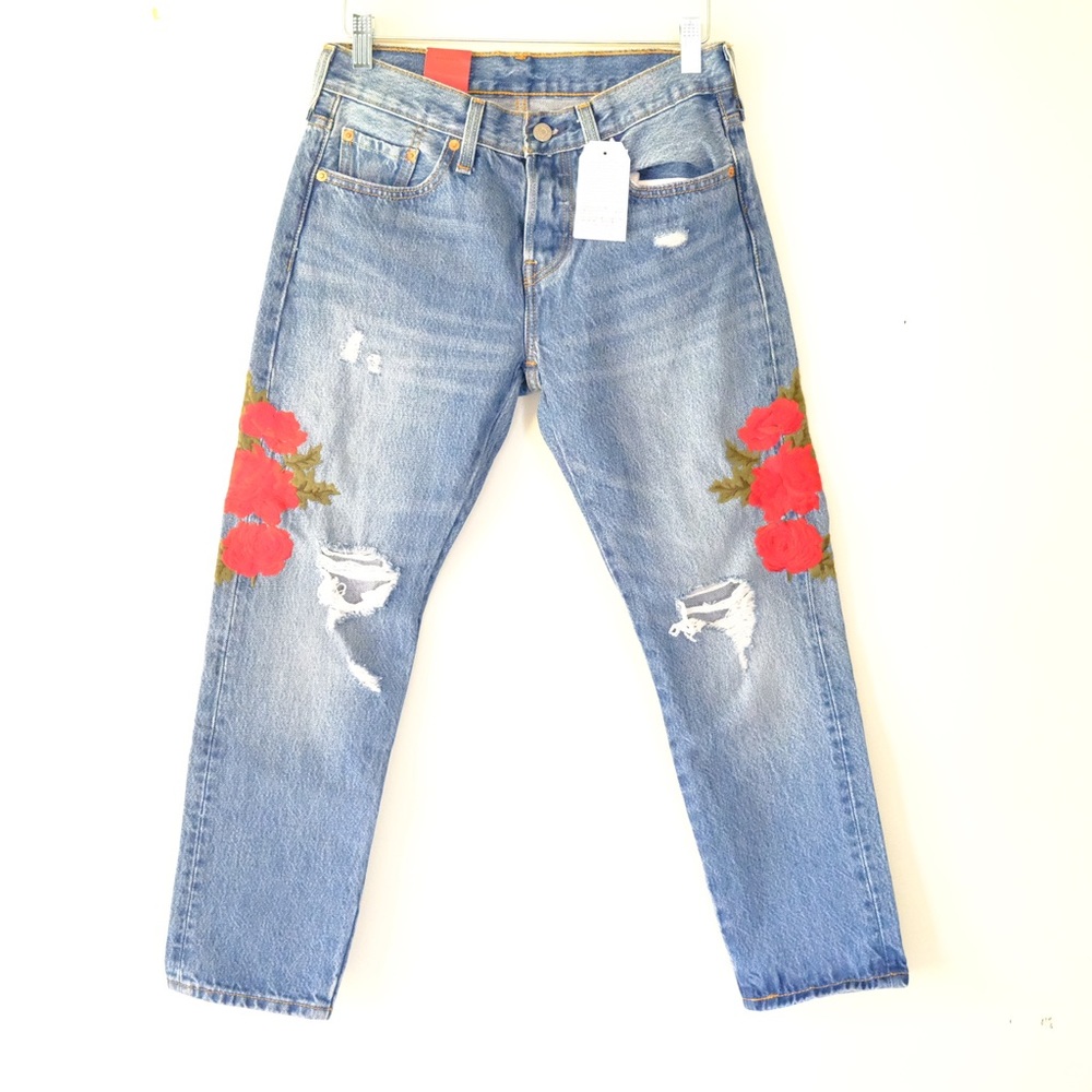 Rose embroidered Levi’s